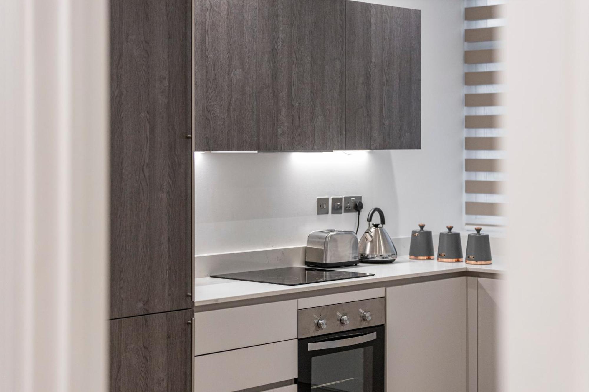 Welcoming And Spacious Apartment- Excellent Location Londres Extérieur photo